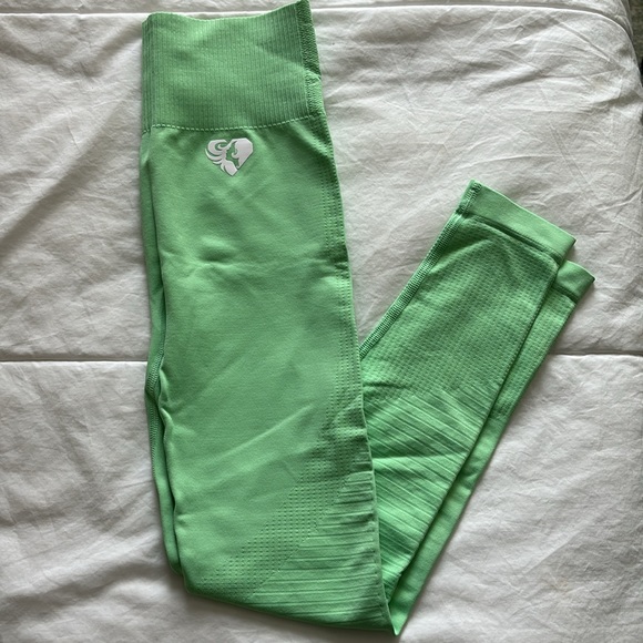 BUNDLE!! Workout cloths!! Women’s Best. Sports bra, leggings, long sleeve top - Picture 5 of 16